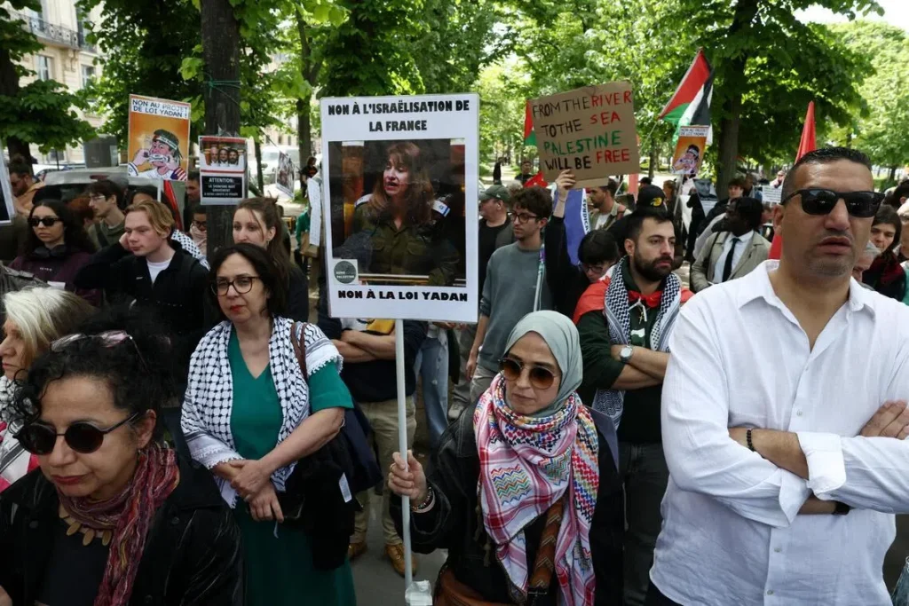 Rancangan UU Anti-Semitisme Prancis ditarik, dampak bagi kebebasan berpendapat